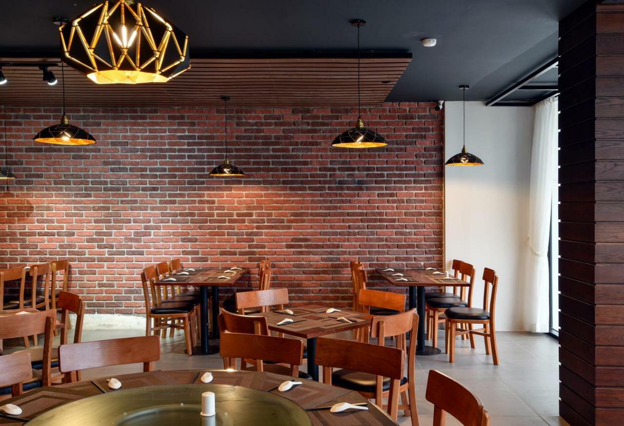 The Marron Hotel Thanh Hoa Exterior photo